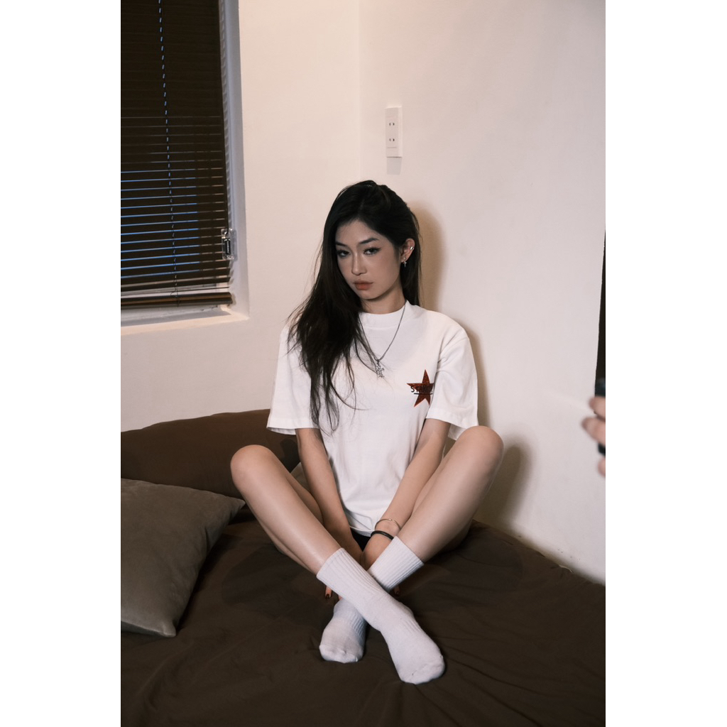 Áo Thun Tay Ngắn TRAFFY "HEART GIRL-HOT GIRL" In Trái Tim Cô Gái Form Regular Cotton 2 Chiều Unisex | BigBuy360 - bigbuy360.vn