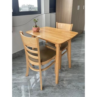Bàn Mango chân tròn chất liệu gỗ cao su.Có phủ sơn PU . giao liền SG trung tâm HCM