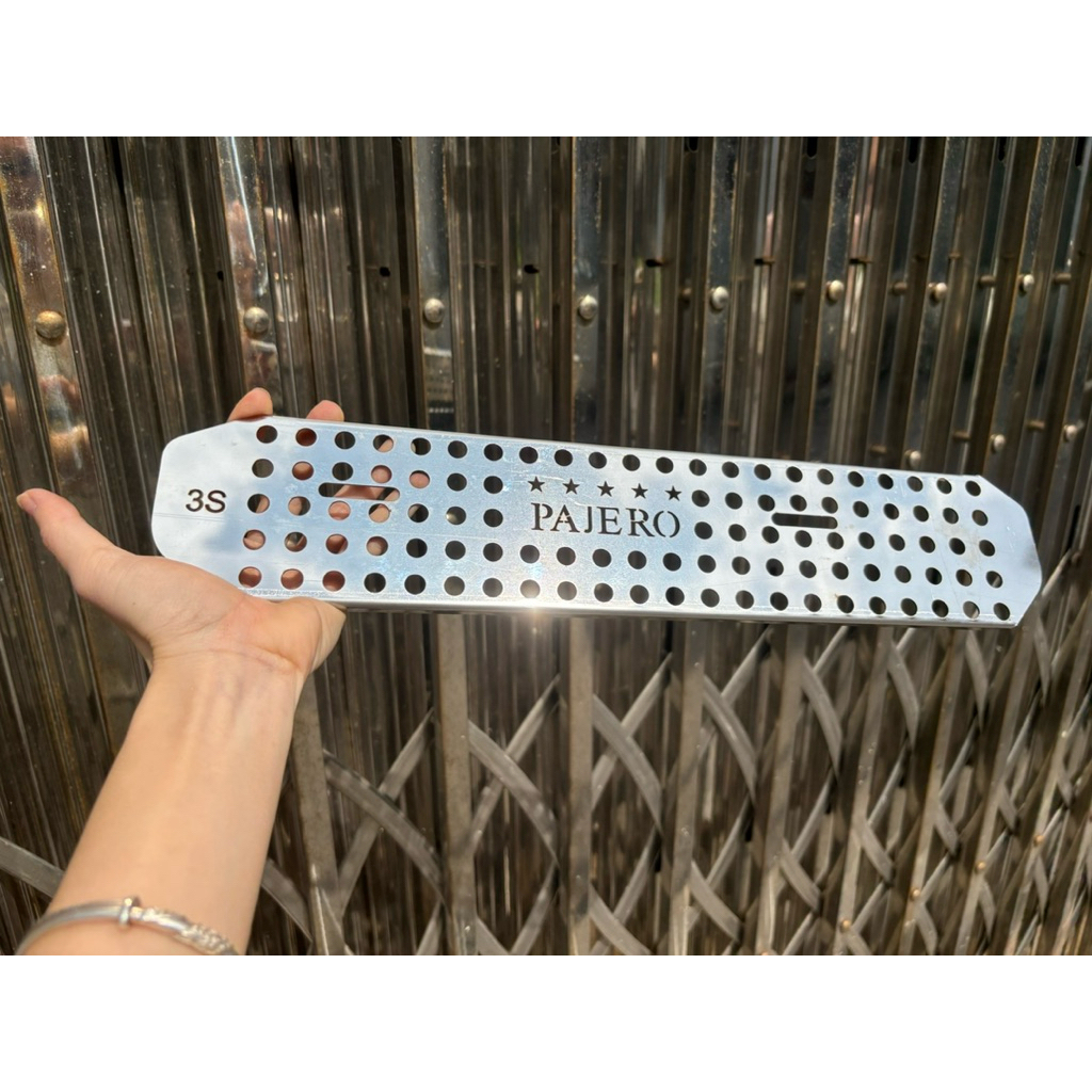 lưới chống chuột oto mitsubishi pajero inox 304, chuẩn từng phom xe.