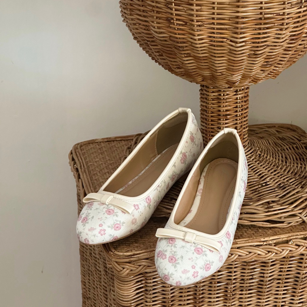 𝗕𝘆𝗖𝗮𝗻𝗱𝘆| Lùi 1 Size - Giày Búp Bê Hoa Hồng 𝐑𝐨𝐬𝐞́ 𝐅𝐥𝐚𝐭𝐬 - Made by Bycandy