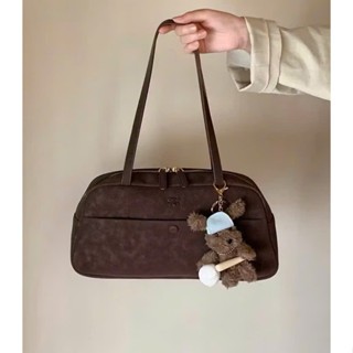  Túi Xách Nữ Da Lộn CHIO Size 32 Đeo Vai Kèm Charm Gấu Bóng Chày Trendy - HT410 