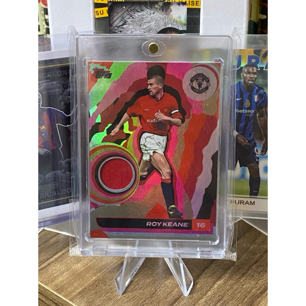[HIẾM] Thẻ Mảnh Áo Cầu Thủ Huyền Thoại Roy Keane Topps Manchester United Team Set 2024/25 /99 Match 