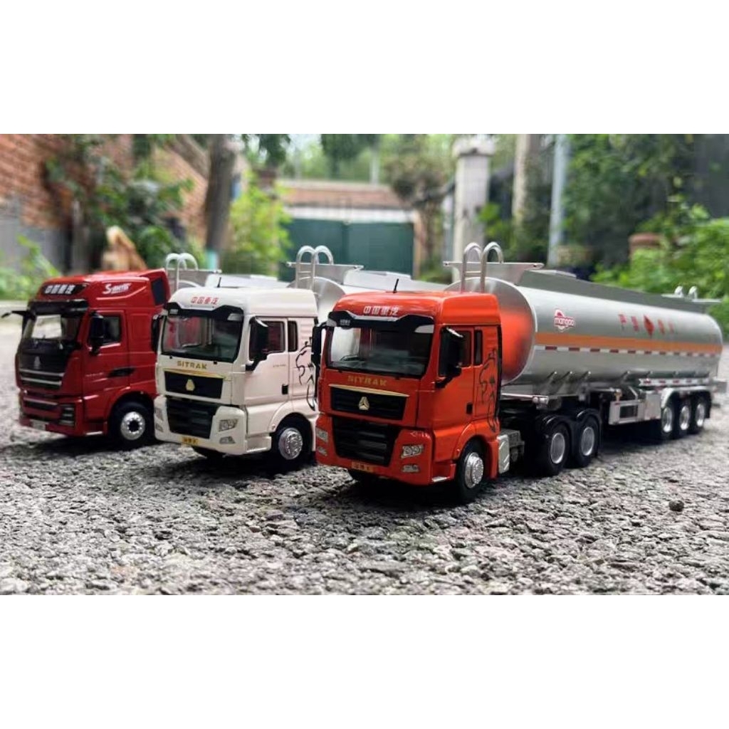 Mô hình xe đầu kéo bồn howo Sitrack C7H hợp kim 1:36