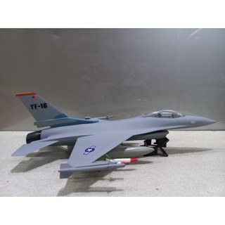 Mô hình Máy báy F-16. 1:48-ABS
