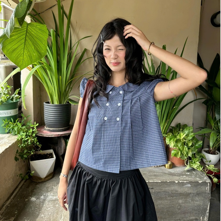 AREUM Áo sơ mi kiểu RIKO Top CỔ SEN tay bồng vải caro | BigBuy360 - bigbuy360.vn