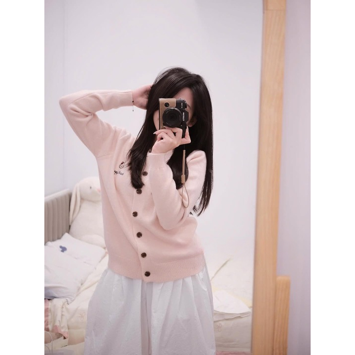 Áo len cardigan dáng rộng dễ thương – Áo khoác len nữ   mềm mịn cao cấp siêu hot hit 2025 Th21 | BigBuy360 - bigbuy360.vn