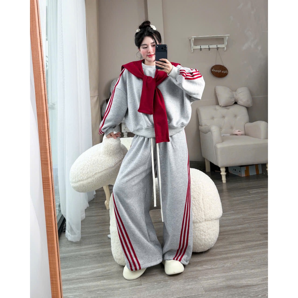 Set bộ nỉ áo cổ tròn phối quần suông sọc rót 3 chi tiết xám sọc đỏ kèm khăn unisex