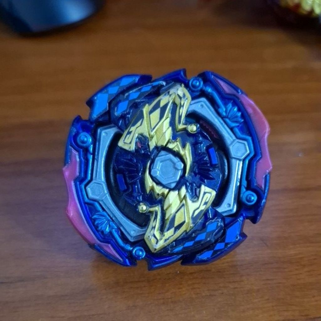 Con quay Beyblade Takara Tomy B-142 Judgement Joker