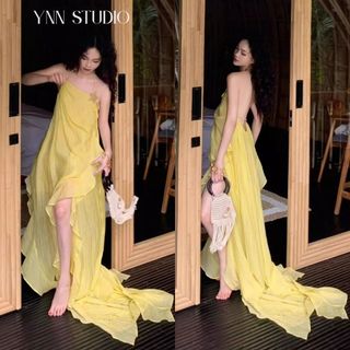  YNN STUDIO Đầm màu vàng cổ yếm xẻ tà Hở lưng đi biển dáng dài Maxi 