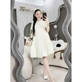 Váy bầu xinh, đầm bầu thiết kế dáng babydoll vải dày dặn, chân váy bồng xinh xắn, tag cài ngực CN xinh xắn, dáng xinh