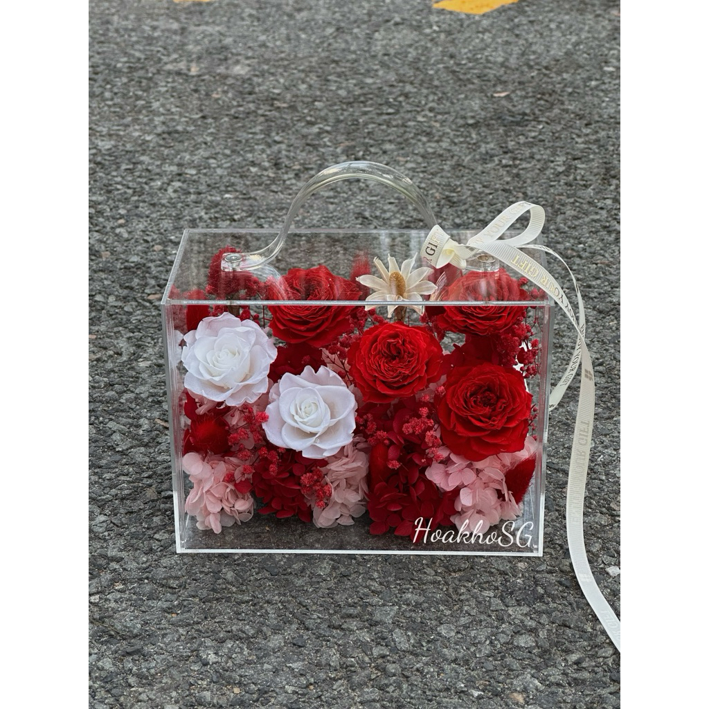 Hộp hoa khô hoa bất tử màu đỏ kích thước 20x15x10cm