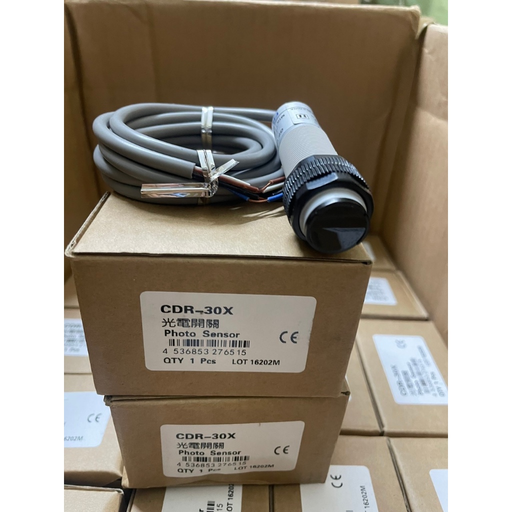 Cảm biến quang phi 18 CDR-30X   10-30VDC