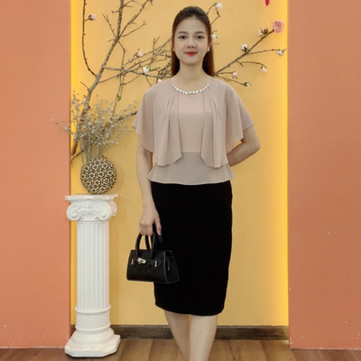 Đầm body trung niên - Cổ tròn khoét V đính cườm ngọc tay cánh dơi bèo - Hồng ruốc - TTV1978