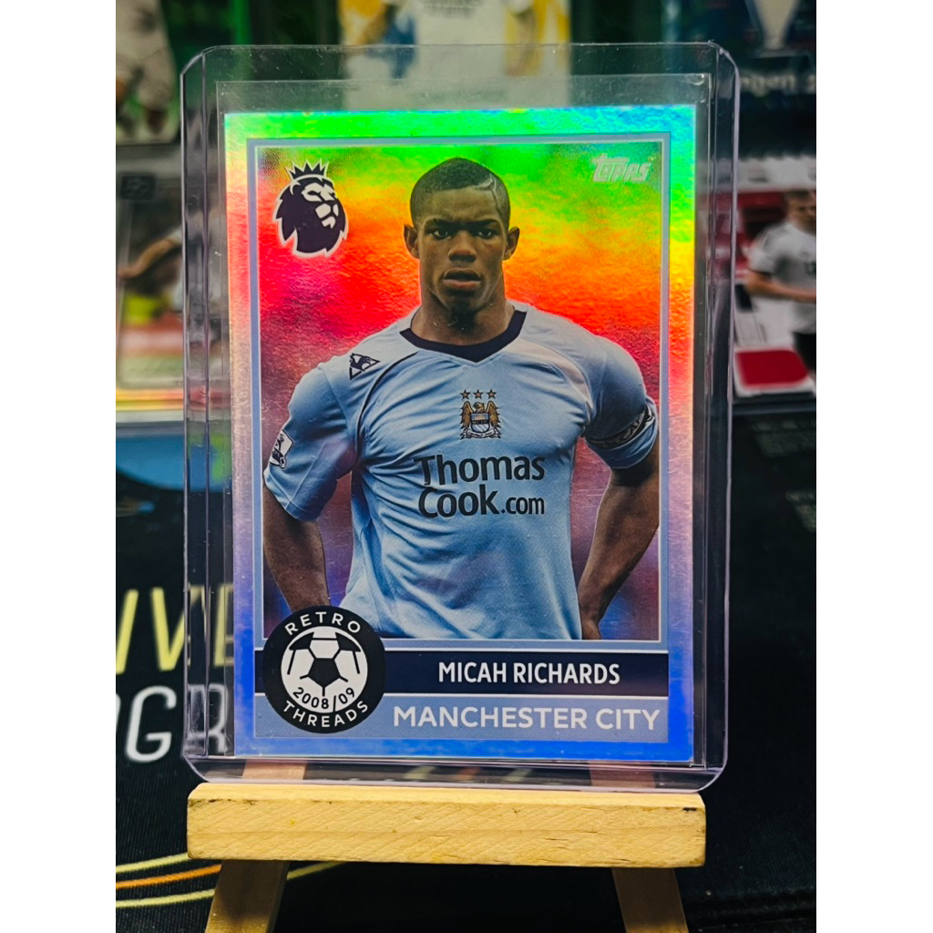 Thẻ bóng đá Micah Richards Manchester City Retro Threads Topps EPL 2025/26