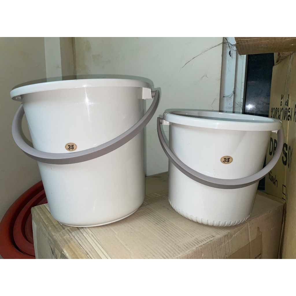 Xô nhựa trắng Thái Lan 10 ltítvà 20 lít
