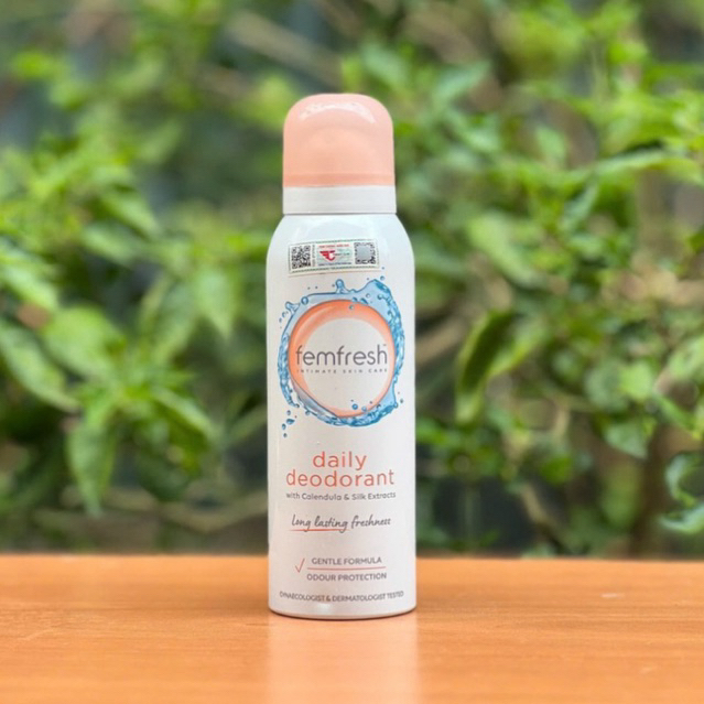 Xịt khử mùi và thơm mát vùng kín cao cấp Femfresh Daily Deodorant