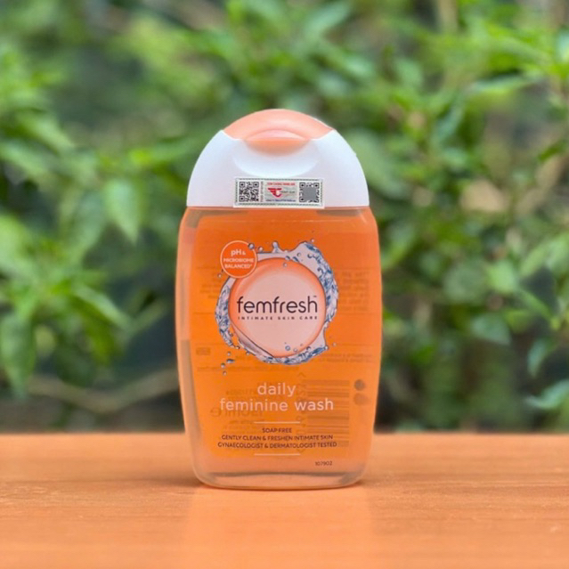 150ml Dung dịch vệ sinh phụ nữ Femfresh Daily Wash - femfresh cam