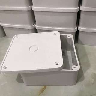 HỘP ĐỰNG NGUỒN CAMERA 11*11*5CM, 12X12X5CM(HỘP BẢO VỆ NGUỒN)