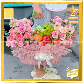 [Hỏa Tốc HCM] Giỏ Trái Cây Nhập Khẩu Phối Hoa Tươi Tông Màu Hồng