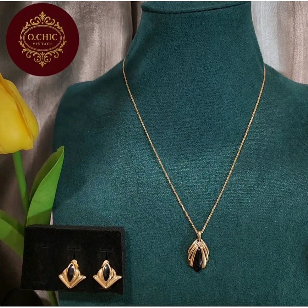Set vòng cổ Lancel, bông tai Vin