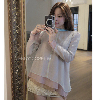  JENNYCLOSET ®”Linda Top”• Áo kiểu nữ voan tơ cổ tròn pha lông sang chảnh hàng dày dặn ,Áo nữ dài tay dáng xuông tiểu thư 