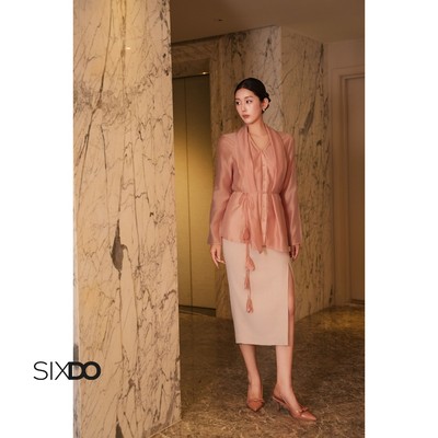 Chân váy bút chì hồng xẻ lệch SIXDO (Light Pink Woven Pencil Skirt)