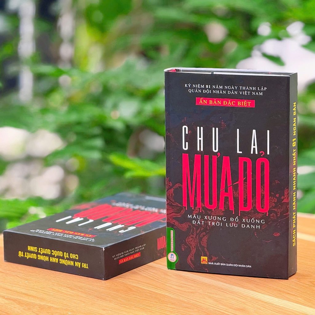 Sách - Mưa Đỏ Ấn Bản Đặc Biệt Bìa Cứng - Kèm Hộp Có Chữ Ký