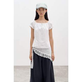  LIBÉ WORKSHOP - Áo kiểu tay ngắn nhún bèo cổ chữ U màu trắng 7368 