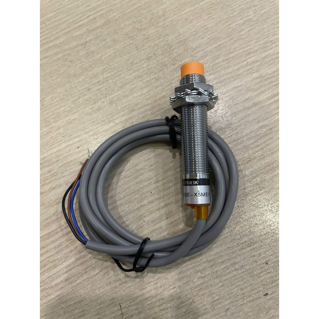 Cảm biến sắt từ phi 12 NPN E2E-X5ME1