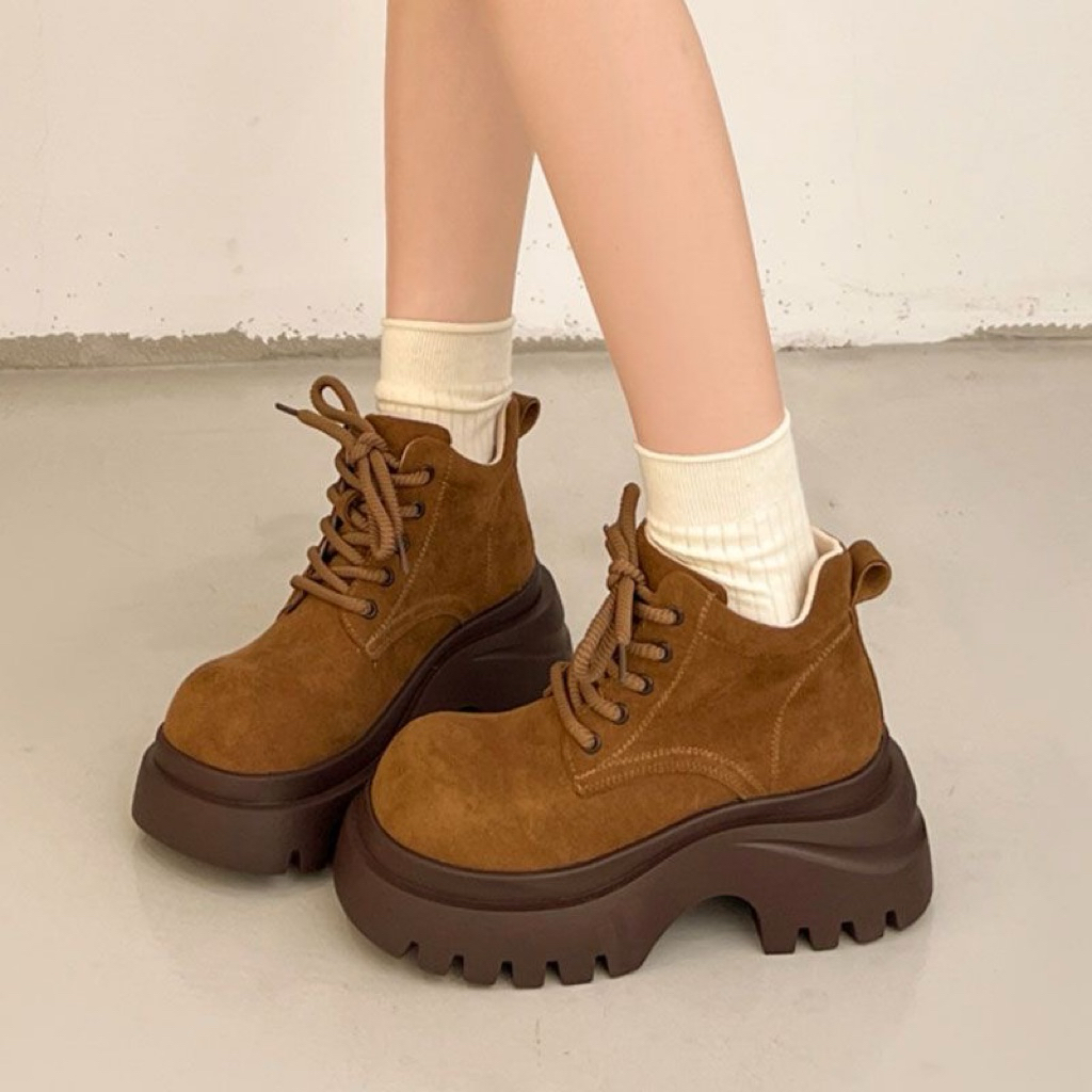 Giày boot nữ da lộn cổ ngắn đế đinh bánh mì cao phối dây buộc cá tính