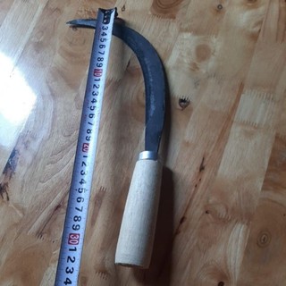 lưỡi hái làm cỏ