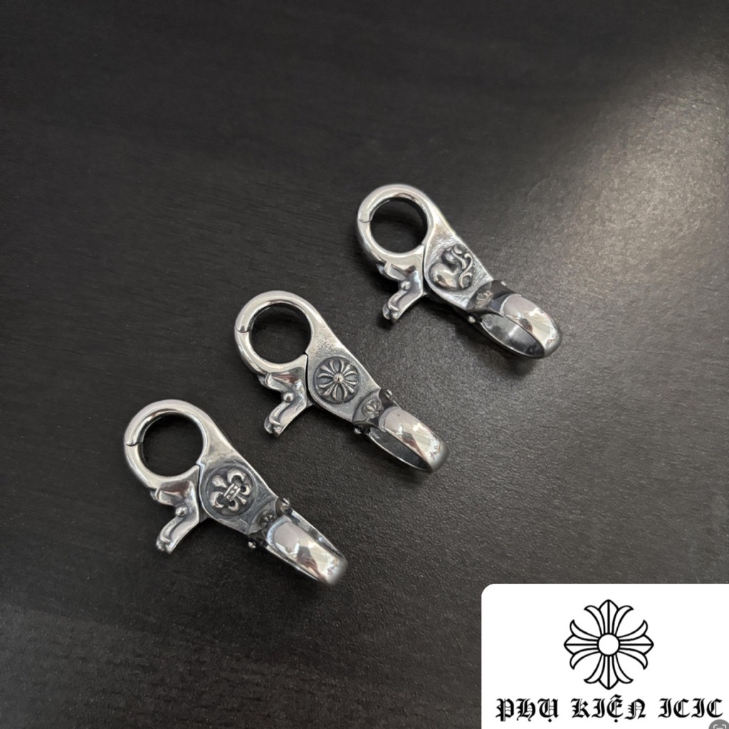 ⚡️HÀNG SẴN⚡️Móc Khoá CHROME HEART Thép Titan CH -Móc Đeo Quần titan hoạ tiết CHROME HEART / CHROME H