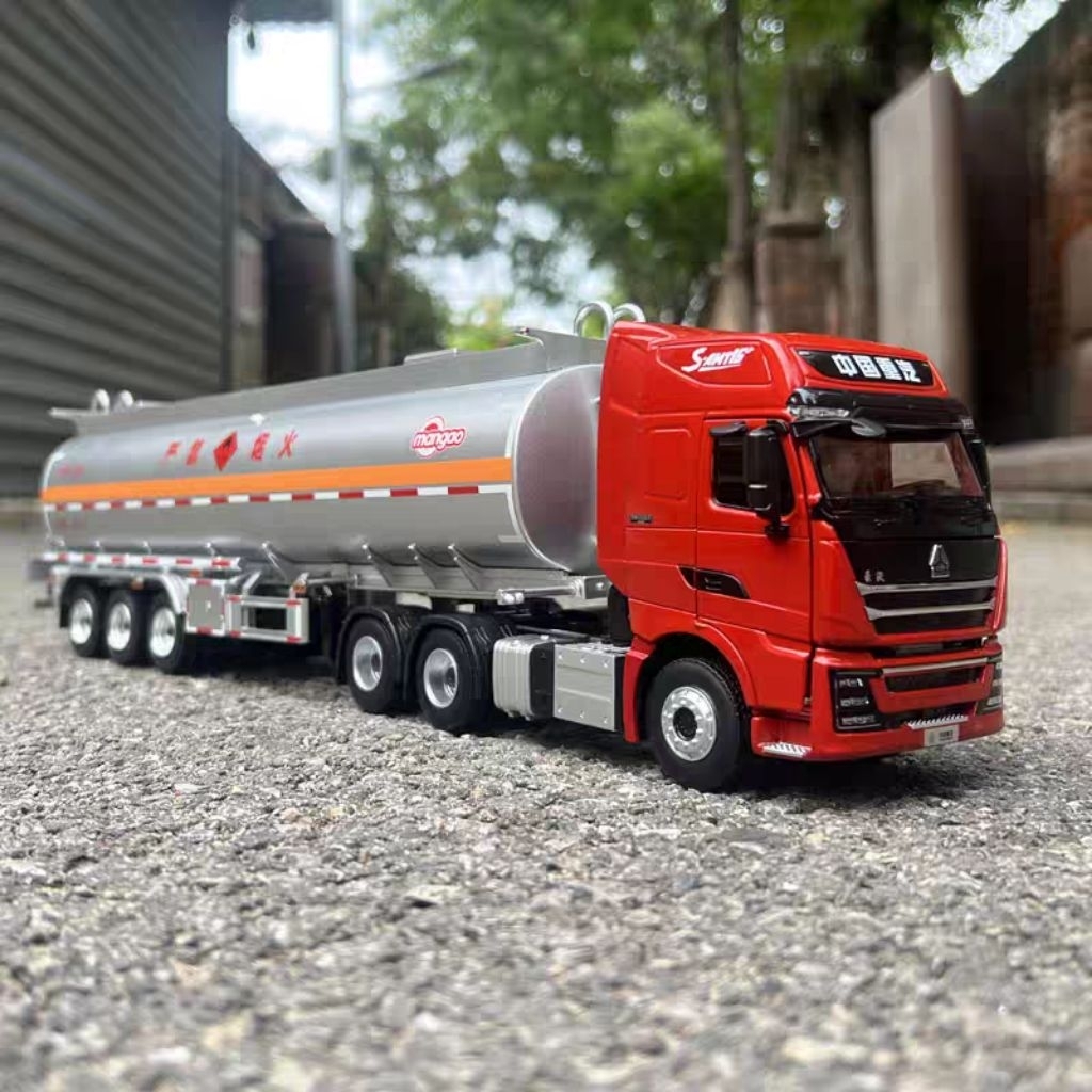 Mô hình xe đầu kéo bồn howo TH7 hợp kim 1:36