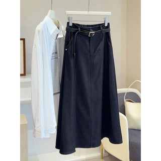 Chân váy dáng suông denim, dáng suông xòe nhẹ và thiết kế kèm belt, freesize - 55Kg.Linh