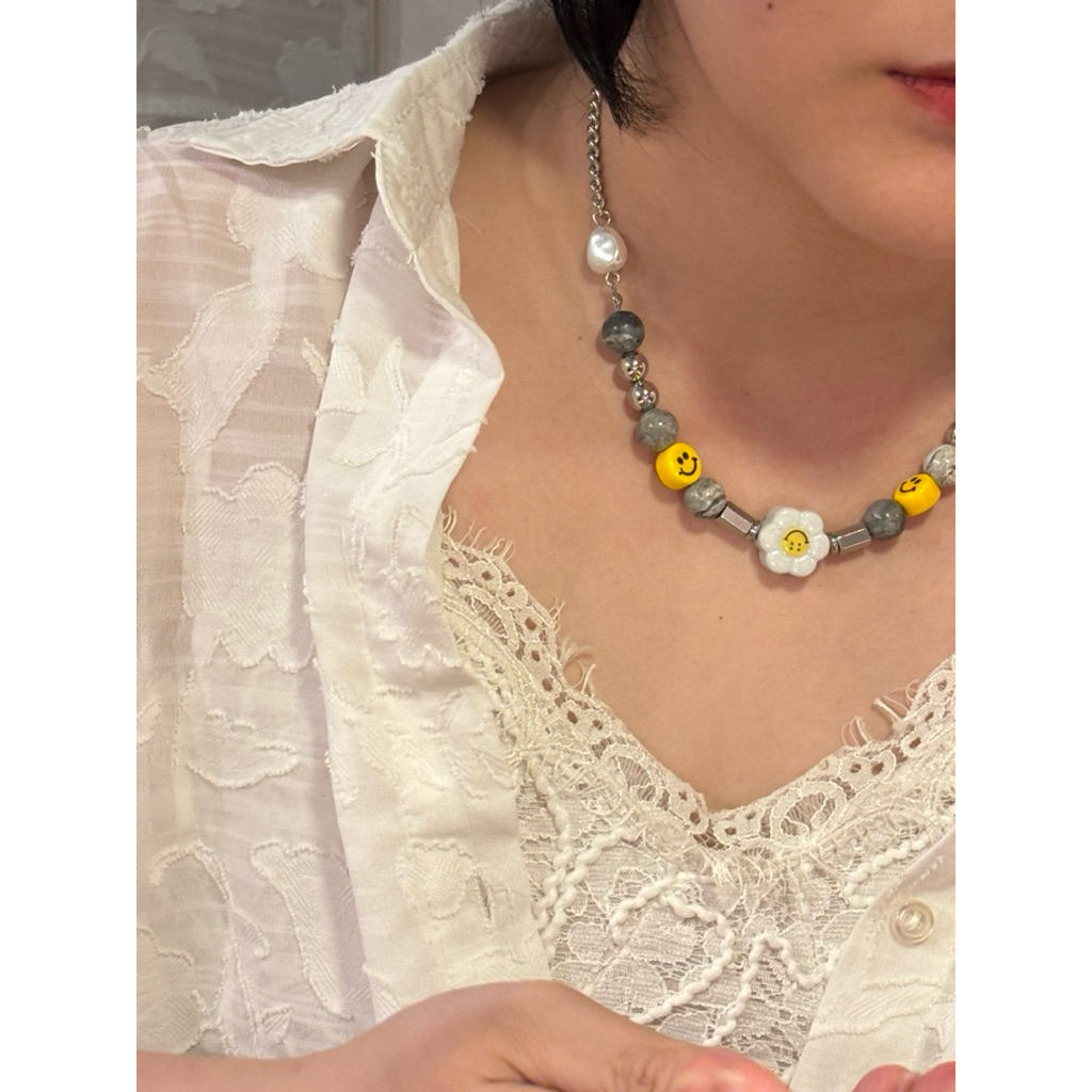 Dây chuyền vòng cổ hình hoa cúc mặt cười dành cho fan G-Dragon