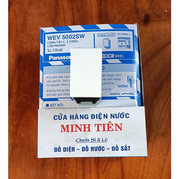 Công Tắc 2 Chiều Panasonic Wide WEV 5002SW,  Công tắc 3 cực  Panasonic Wide WEV 5002SW