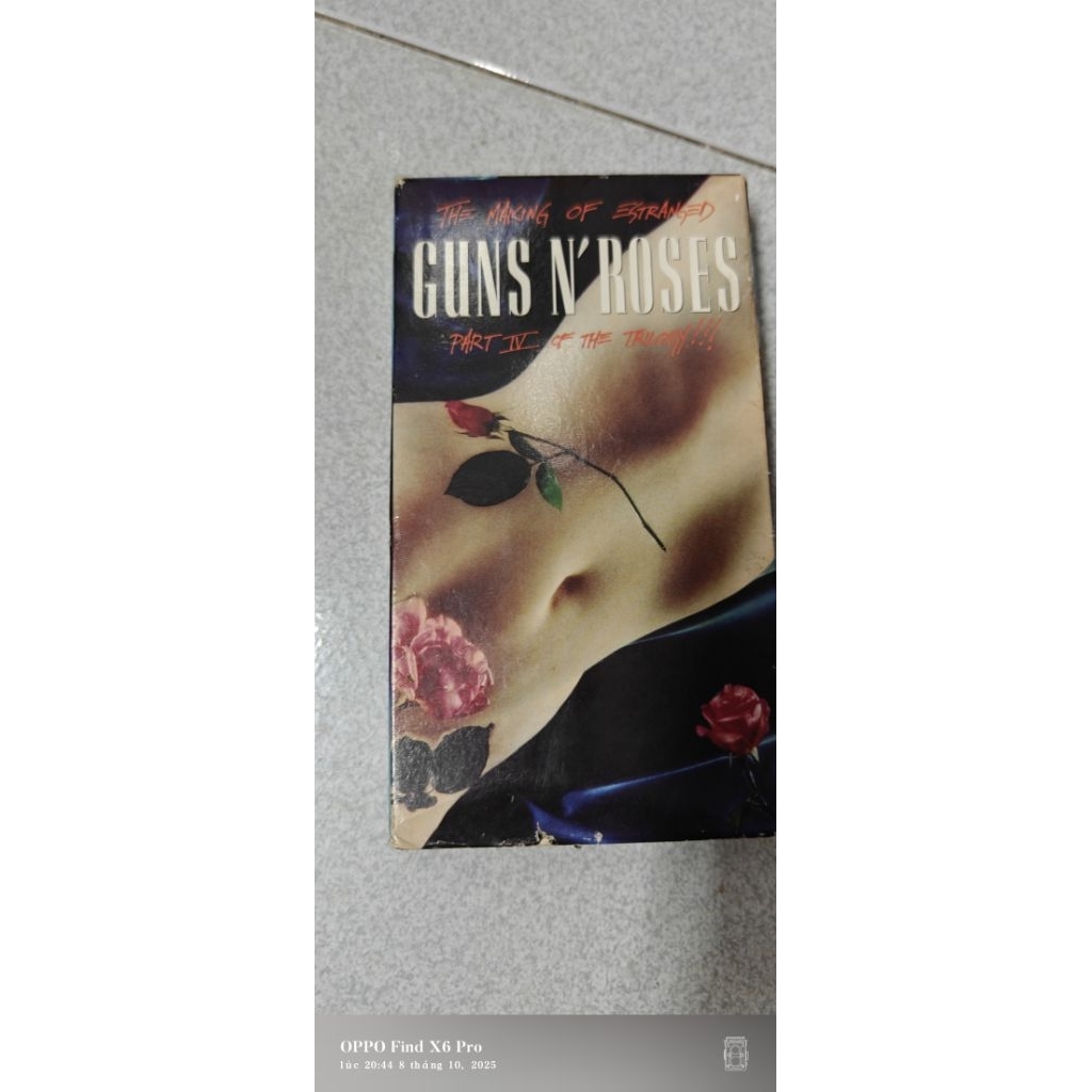 băng VHS Guns N' Roses 1994 sưu tầm