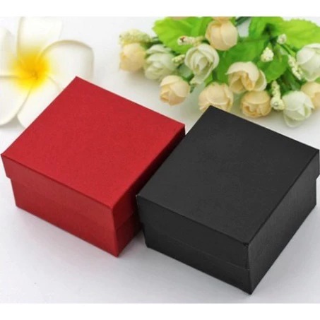 Hộp đựng đồng hồ giấy cứng chống va đập quà tặng kèm khi mua sản phẩm bên shop dongho668