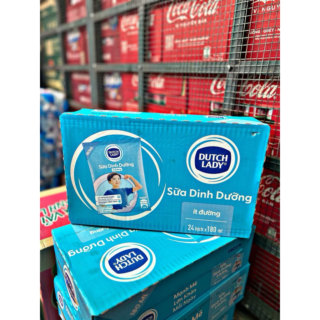 Sữa tươi ít đường Dutch Lady (Hà Lan) – 180ml/ 24 bịch