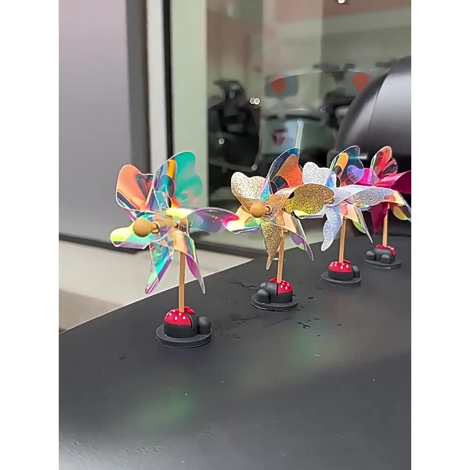 Chong chóng xoay trang trí xe ô tô, gắn xe đạp, xe máy, mũ bảo hiểm.