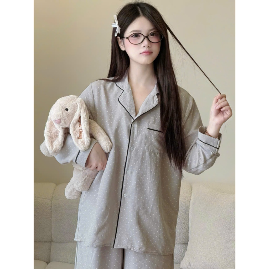 MB-SET-014 Maybee.Homedress Bộ Ngủ Dài Tay Chấm Bi Vuông Mờ Viền Đen Dáng Rộng – Mềm Mịn, Thoải Mái | BigBuy360 - bigbuy360.vn