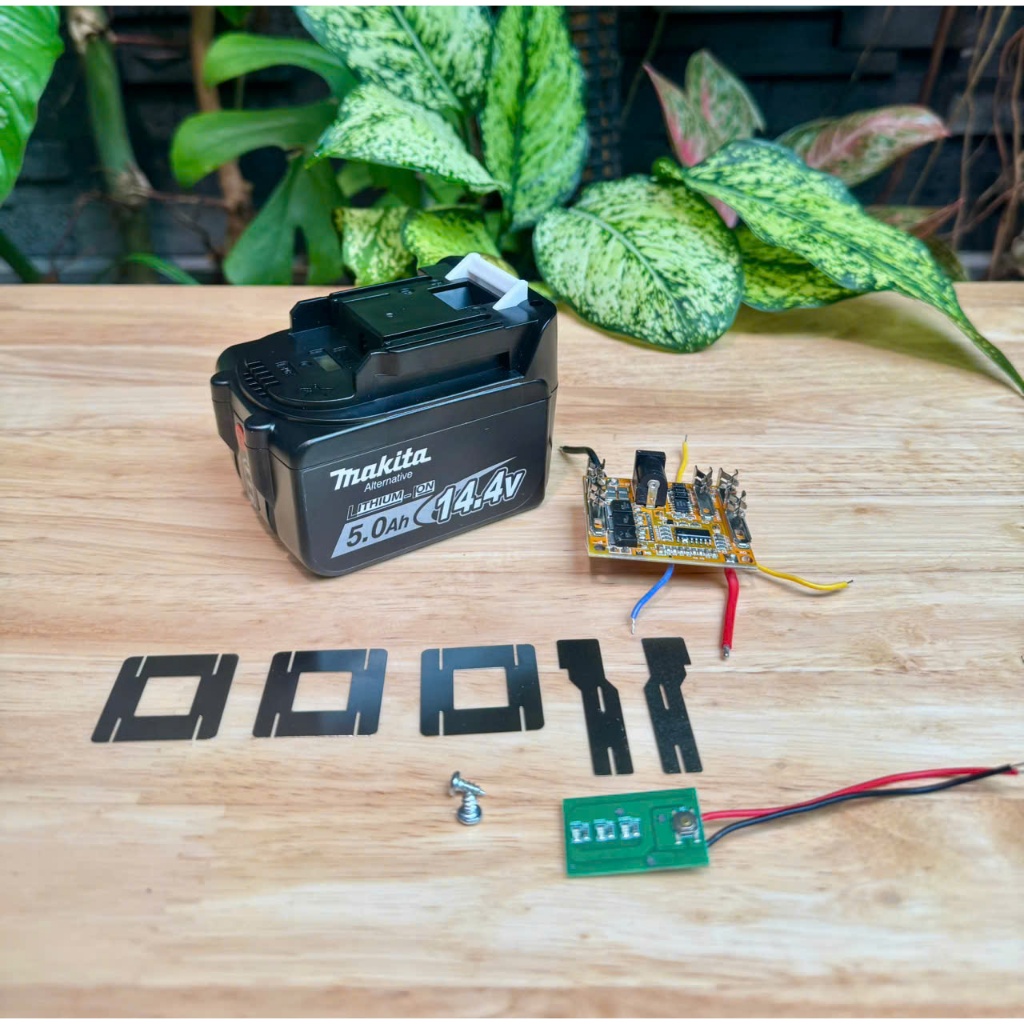 ( Hot) Vỏ Makita 4s 14.4v 8 cell sạc adapter thay thế vỏ zin, có led báo pin