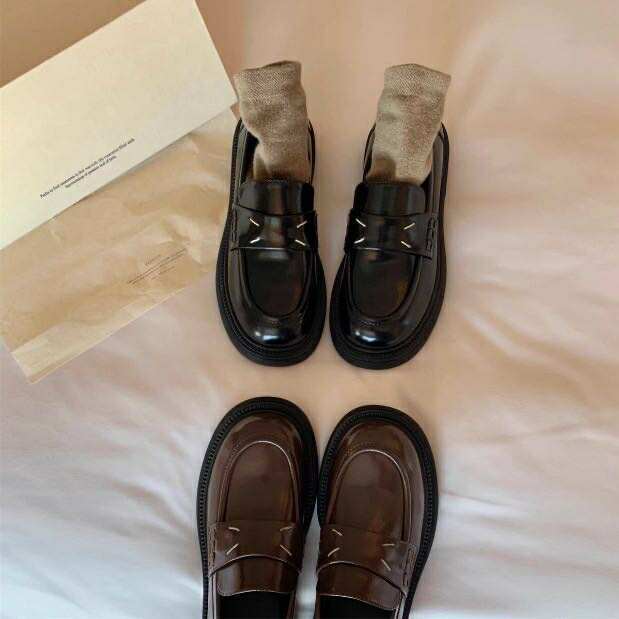 𝐁𝐥𝐚𝐮𝐞𝐁𝐥𝐮𝐦𝐞🦋: ✨ Aven Loafer – Loafer nữ cổ điển chuẩn phong cách Âu