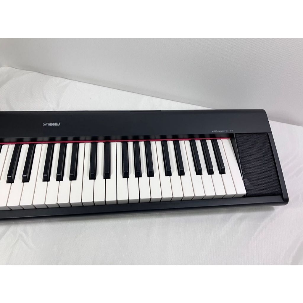 Piano yamaha Piaggero NP-12B (cực đẹp) Piano có cảm biến ấn phím mạnh nhẹ - Đồ trang trí