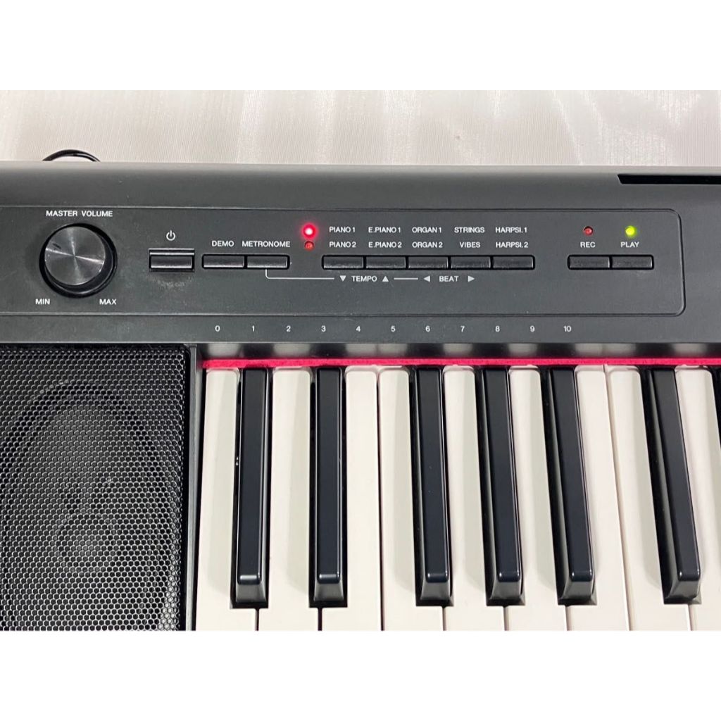 Piano yamaha Piaggero NP-12B (cực đẹp) Piano có cảm biến ấn phím mạnh nhẹ - Đồ trang trí