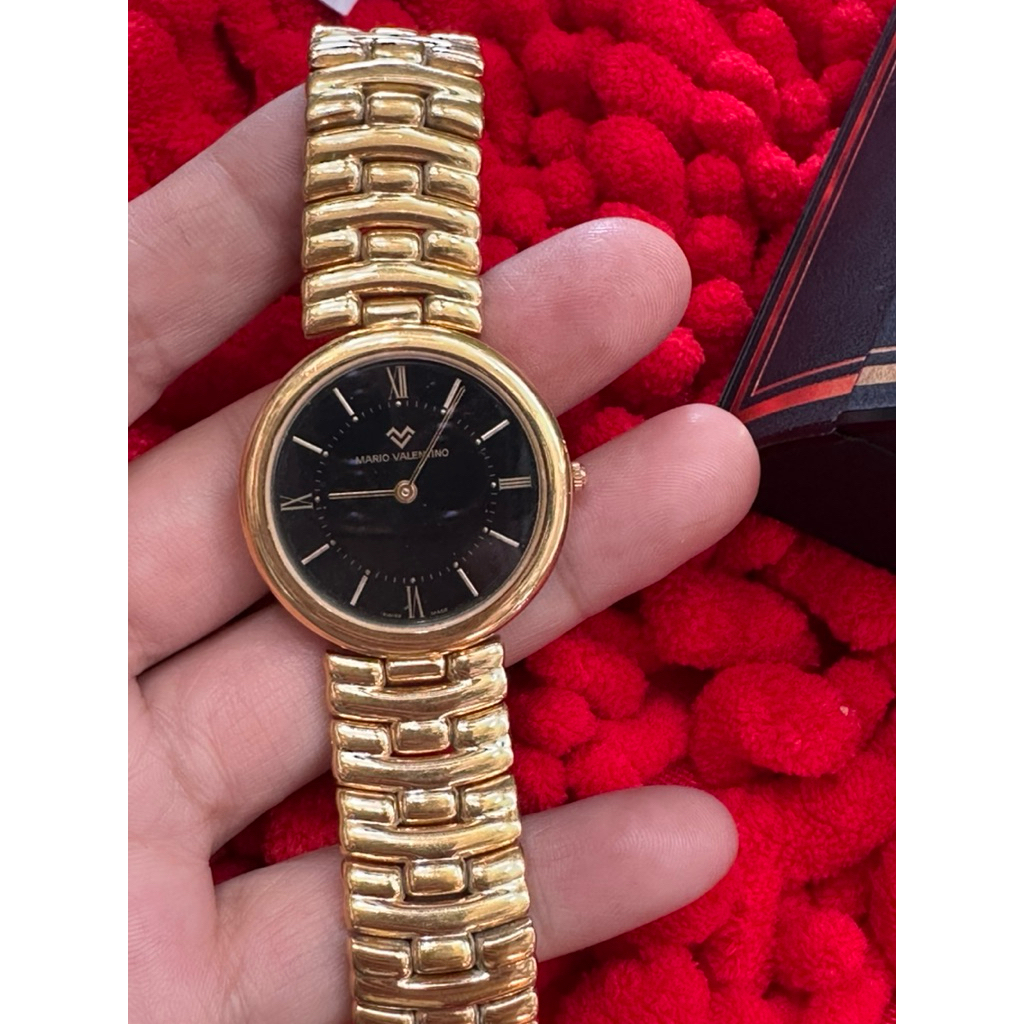 đồng hồ nữ valentino thuỵ sỹ