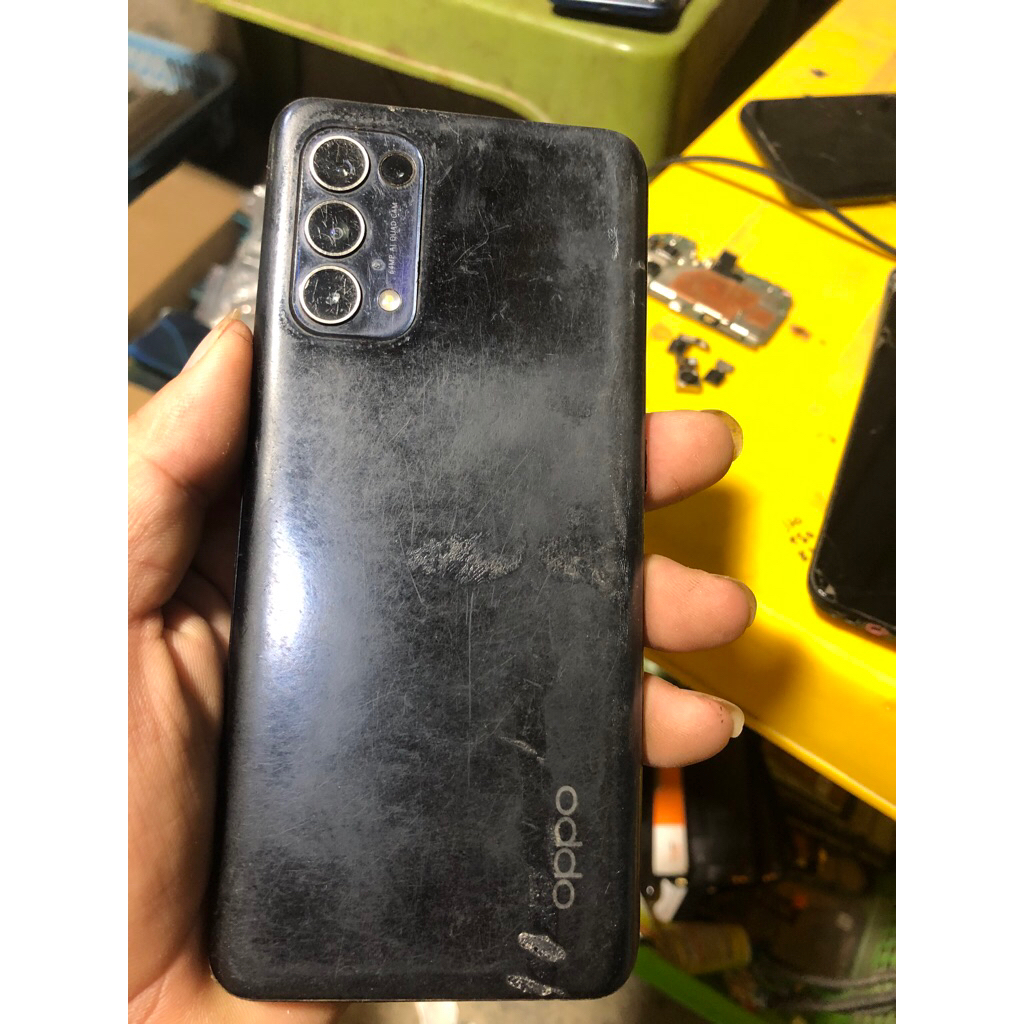 xác điện thoại oppo Reno 5 4G hỏng màn.