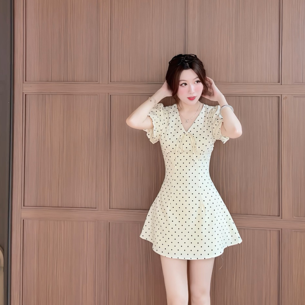 Váy chấm bi XIXEOSHOP cổ v tay phồng dáng ngắn - V52 | BigBuy360 - bigbuy360.vn