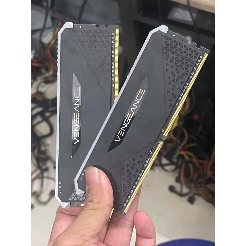 RAM CORSAI LED RGB 8GB X2 ( 16GB ) DRR4