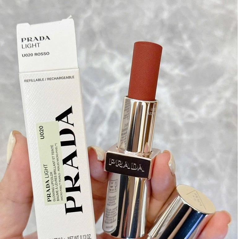 Son dưỡng Prada Light Glowing Lipcolor U020 U019